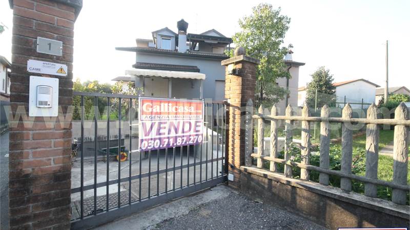 URAGO D'OGLIO - VILLA BIFAMILIARE 